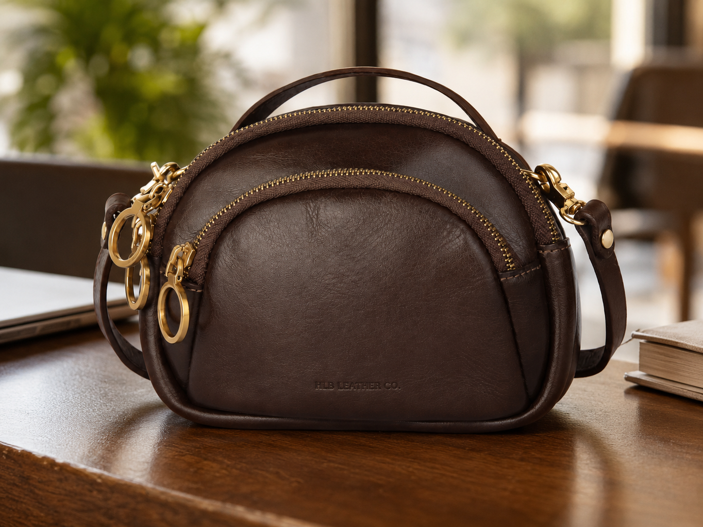 Vegetable-Tanned Leather Mini Crossbody Bag – Compact Everyday Shoulder Purse