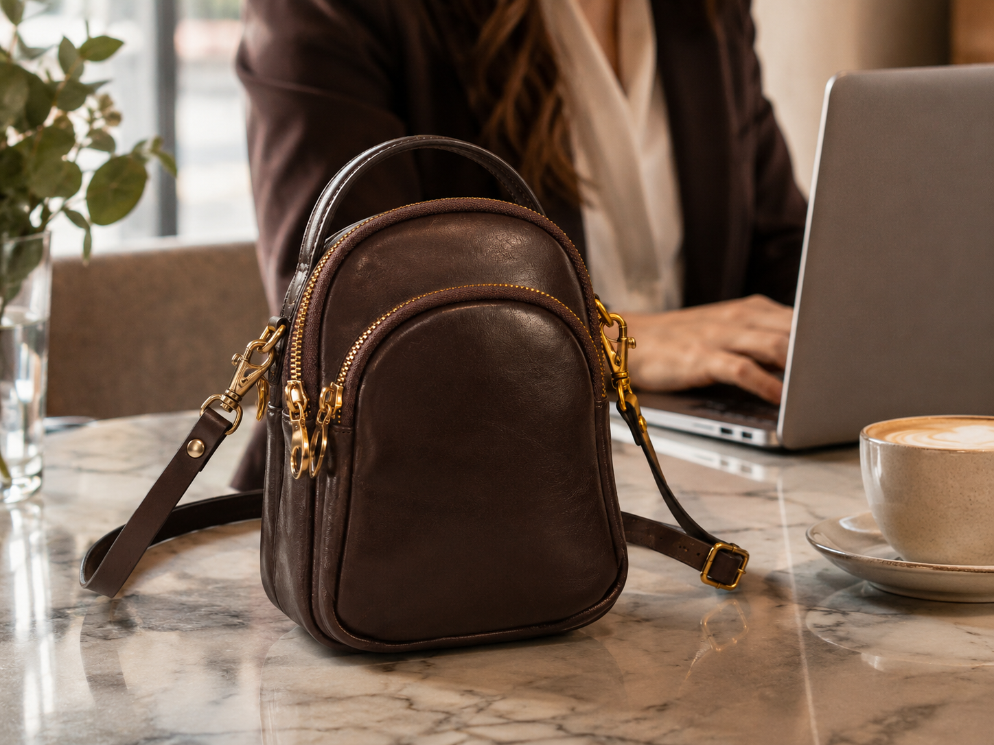 Soft Vegetable-Tanned Leather Crossbody Bag – Multi-Compartment Everyday Purse