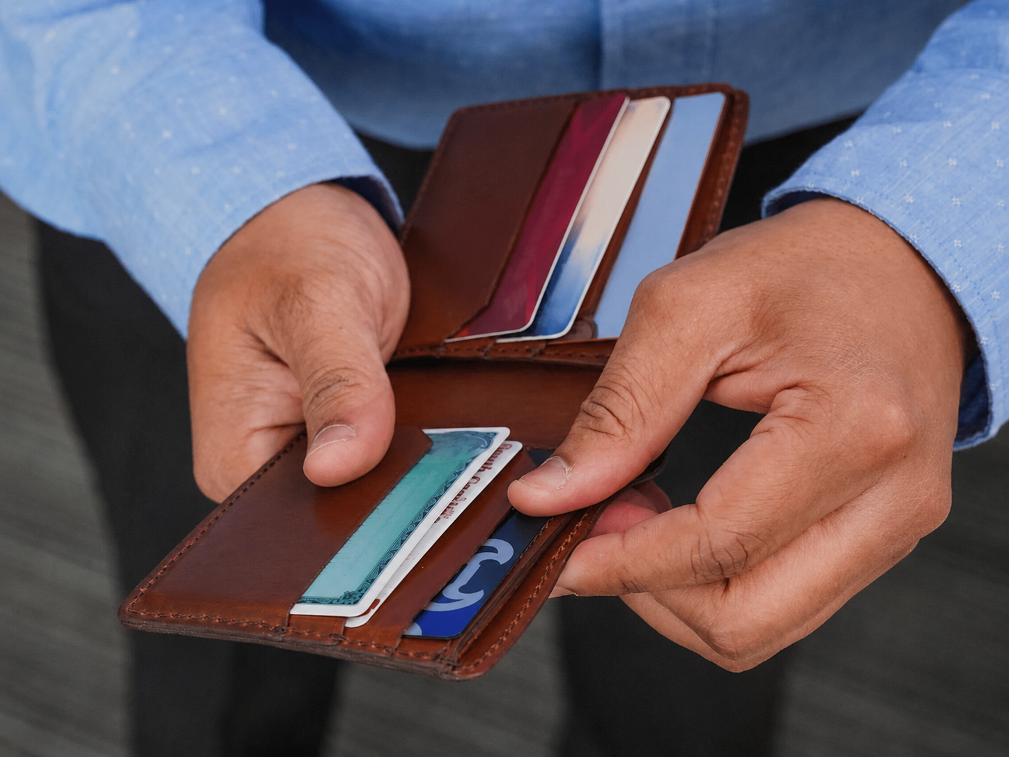 Jefferson Elderwood Leather Bifold Wallet – Classic Card & ID Organizer