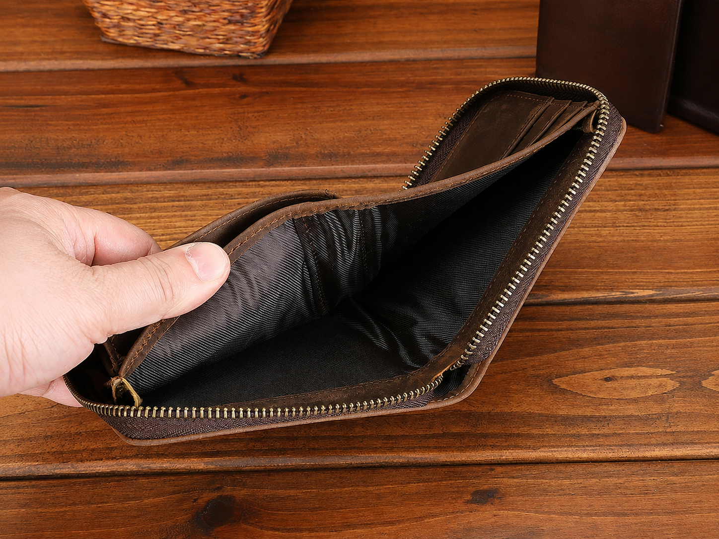 Vintage Full-Grain Leather Zip Wallet – Card, Coin & Cash Organizer