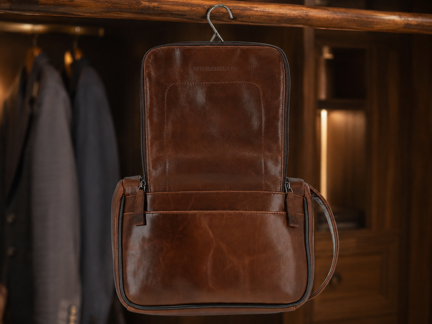 Tempo Brown Vegetable-Tanned Leather Hanging Wash Bag – Premium Travel Organizer