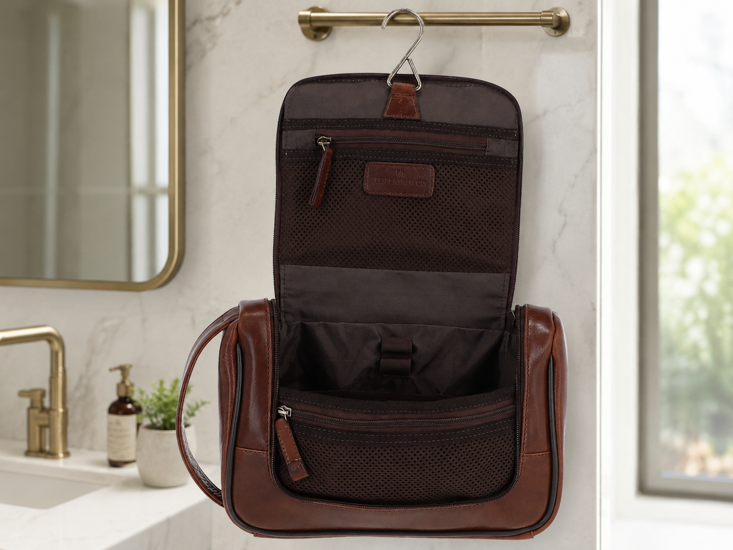 Tempo Brown Vegetable-Tanned Leather Hanging Wash Bag – Premium Travel Organizer