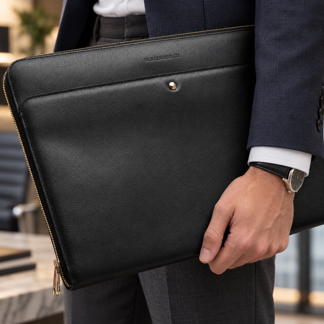 Black Soft Saffiano 16-Inch Leather Folio – Executive Laptop & Business Case
