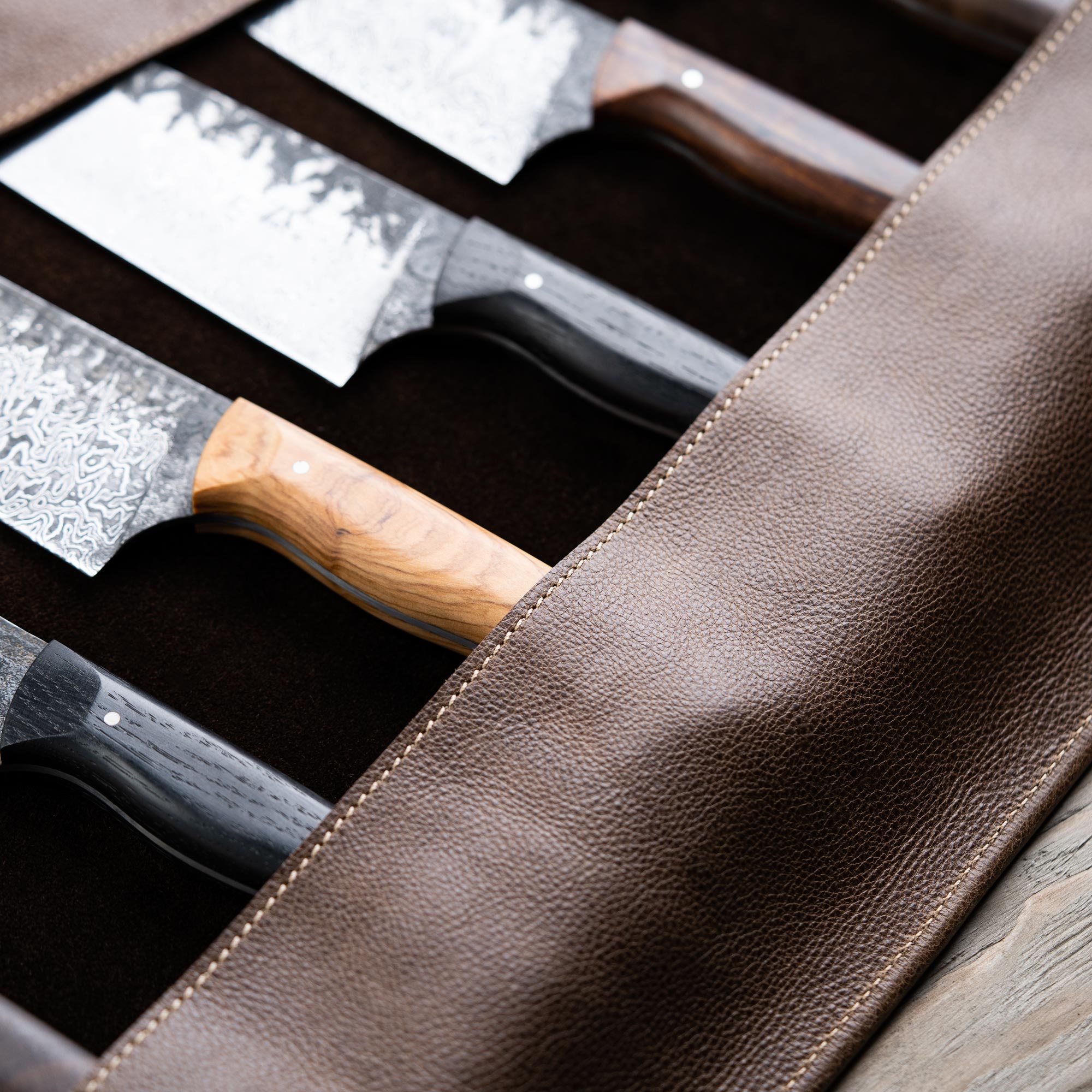 Austrian Magnetic Leather Knife Roll – 6 Slots