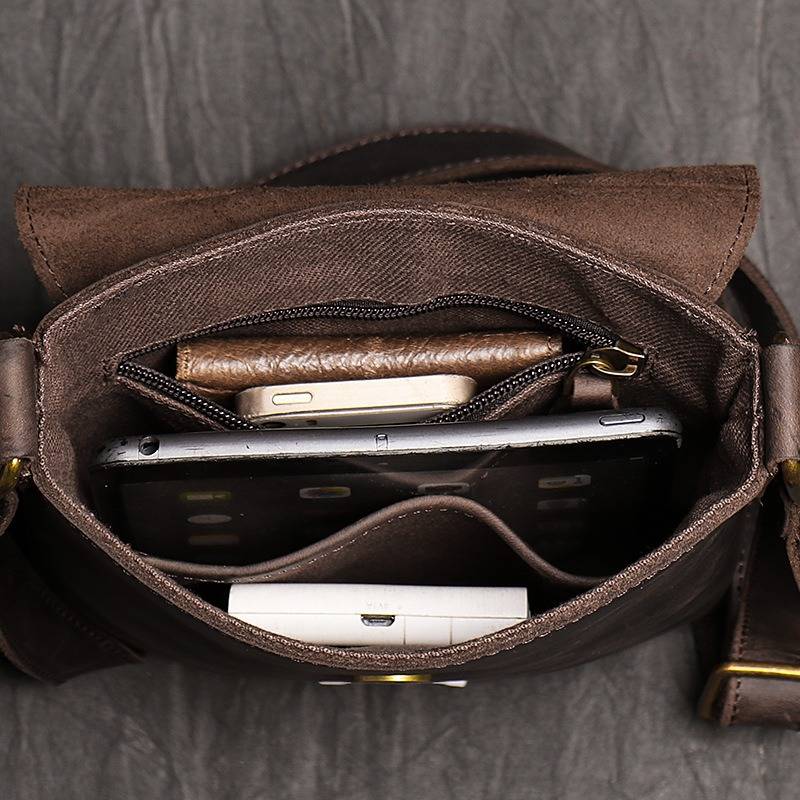 Minimalist Full-Grain Leather Crossbody Bag – Compact iPad Mini Satchel