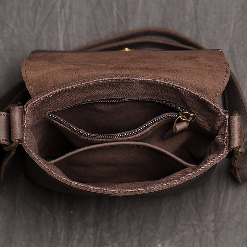 Minimalist Full-Grain Leather Crossbody Bag – Compact iPad Mini Satchel